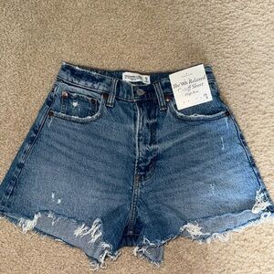 Abercrombie Curve Love High Rise cut off short